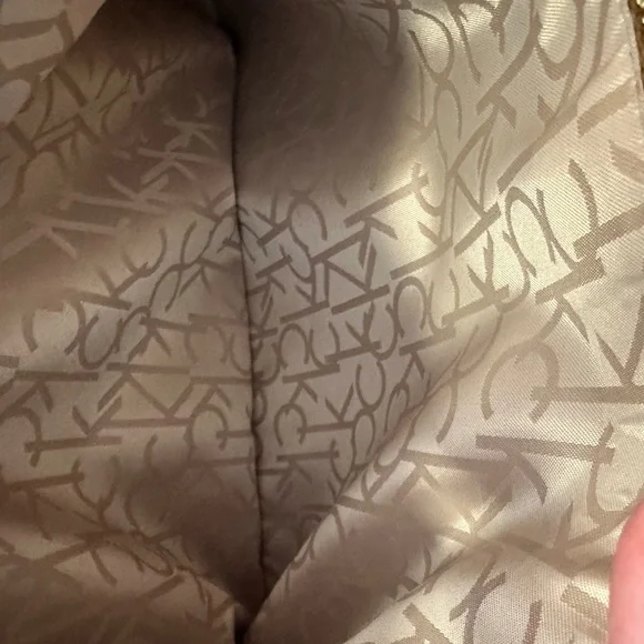 Gorgeous Calvin Klein handbag - Picture 6 of 11